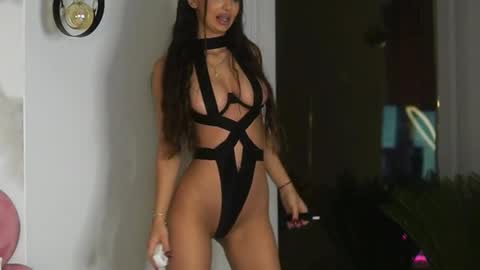 Amiraveyl online show from 10-11-25, 01:16