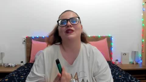 Snapshot of amiravyxen chatting on 01-14-26, 10:58 Amira Vyxen online show from 01-14-26, 10:58