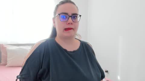 Snapshot of amiravyxen chatting on 03-11-26, 07:36 Amira Vyxen online show from 03-11-26, 07:36