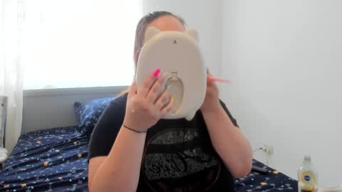 Amira Vyxen online show from 05-20-26, 07:47