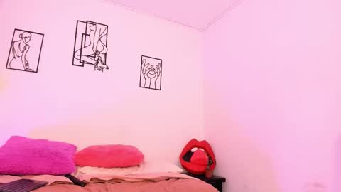 hi guys im ariani ill be off till december 1st for vacation if u want u can add me on snapchat by bio and talk or play there online show from 12-19-25, 05:42