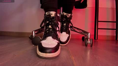 Amelia online show from 09-18-25, 04:20