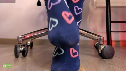 Amelia online show from 10-28-25, 04:27