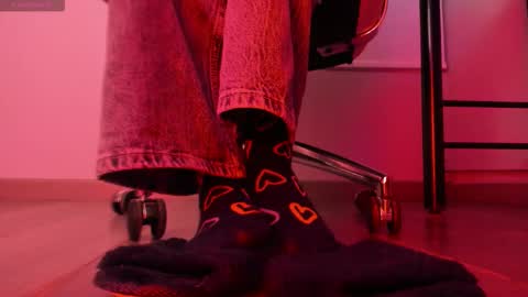 Amelia online show from 12-19-25, 05:58