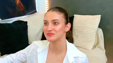 Snapshot of ammirra_a chatting on 04-11-26, 09:24 Amira online show from 04-11-26, 09:24