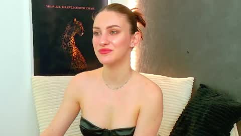 Snapshot of ammirra_a chatting on 05-16-26, 03:25 Amira online show from 05-16-26, 03:25