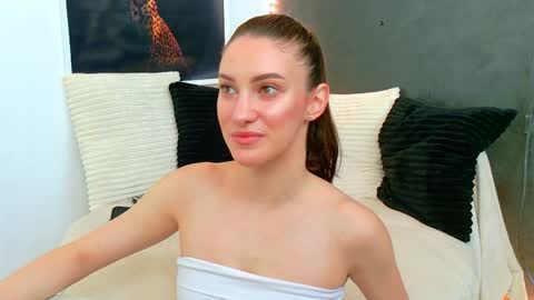 Amira online show from 06-05-26, 04:19