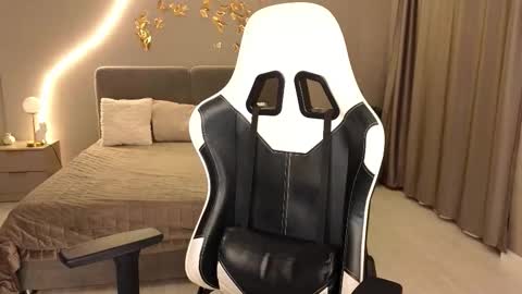 Ammy  dont forget to thumbs up me  online show from 12-15-25, 03:55