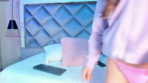 Snapshot of ammy_durand chatting on 02-18-25, 02:59 ammy durand online show from 02-18-25, 02:59