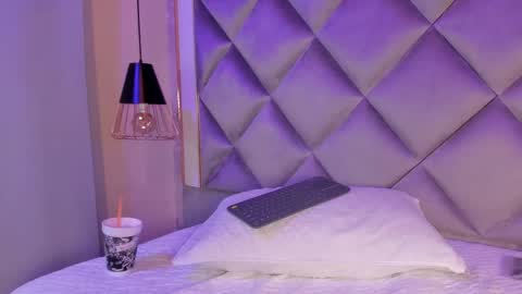 Snapshot of ammy_durand chatting on 02-23-25, 09:00 ammy durand online show from 02-23-25, 09:00