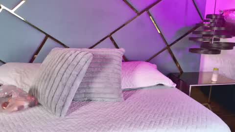 Snapshot of ammy_durand chatting on 10-06-25, 07:22 ammy durand online show from 10-06-25, 07:22