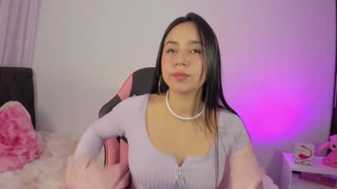 Snapshot of ammy_rodriguez_ chatting on 10-25-25, 03:14 Ammy online show from 10-25-25, 03:14