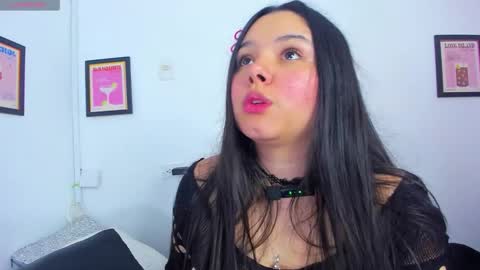 Lu online show from 11-25-25, 04:34