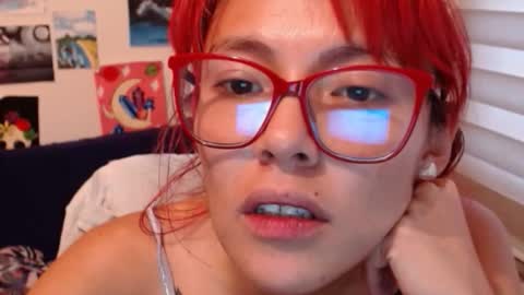 yisel online show from 10-26-25, 09:42