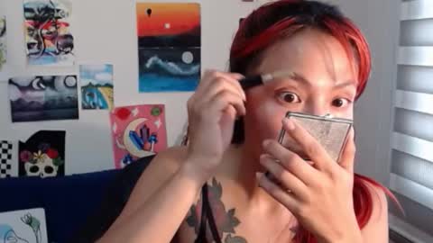 yisel online show from 11-13-25, 04:17