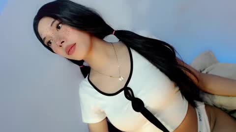 Snapshot of amor_pleasure chatting on 12-07-24, 05:04 Belle Tylor online show from 12-07-24, 05:04