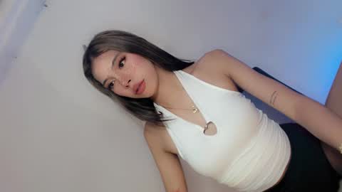 Snapshot of amor_pleasure chatting on 01-19-25, 08:18 Belle Tylor online show from 01-19-25, 08:18