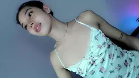 Snapshot of amor_pleasure chatting on 01-20-25, 03:59 Belle Tylor online show from 01-20-25, 03:59