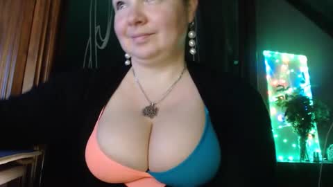 amorelara online show from 12-10-24, 05:50