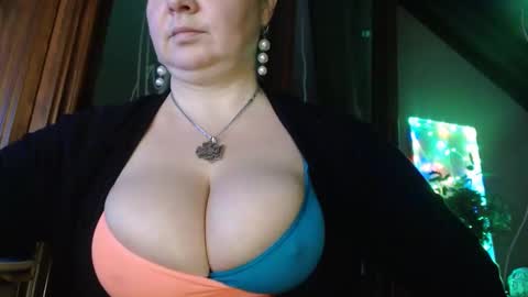 amorelara online show from 12-10-24, 08:51