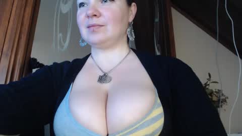 amorelara online show from 01-26-25, 07:42