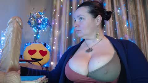 amorelara online show from 02-18-26, 04:03