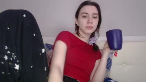 Snapshot of amoremeoww chatting on 12-19-25, 08:43 miss unforgettable online show from 12-19-25, 08:43