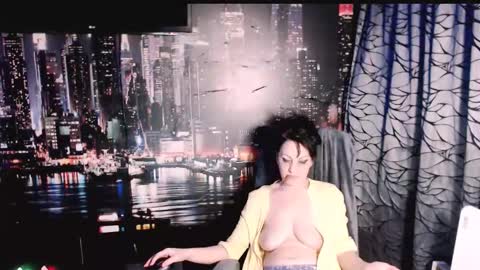 Snapshot of amour_sweet chatting on 01-12-26, 05:40 Sarah online show from 01-12-26, 05:40