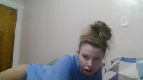 Snapshot of amputeebaby26 chatting on 07-25-26, 06:55 shay online show from 07-25-26, 06:55