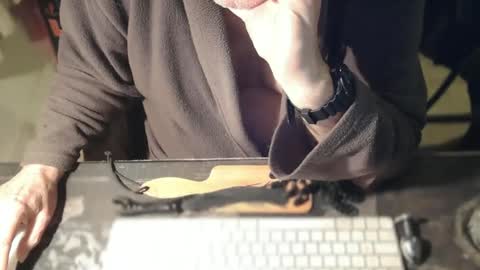 Snapshot of amslave4f chatting on 01-15-26, 08:19 amslave4f online show from 01-15-26, 08:19