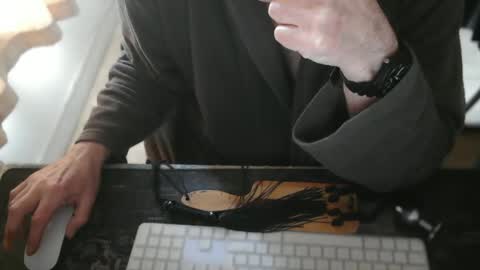 amslave4f online show from 05-17-26, 07:28