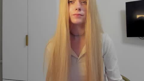 Snapshot of amy1_1 chatting on 09-25-25, 04:27 amy1_1 online show from 09-25-25, 04:27