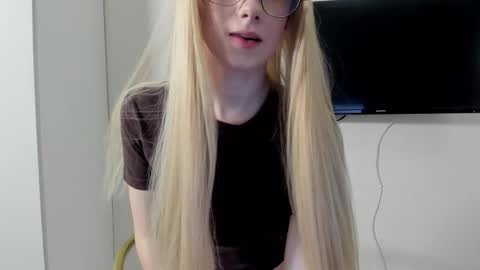 Snapshot of amy1_1 chatting on 09-26-25, 03:10 amy1_1 online show from 09-26-25, 03:10