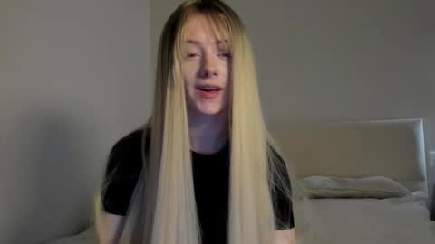 Snapshot of amy1_1 chatting on 10-12-25, 07:35 amy1_1 online show from 10-12-25, 07:35