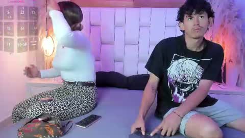 amy_and_aleex online show from 06-18-26, 11:03