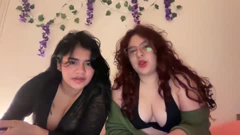 mochi and amy online show from 06-09-26, 03:29