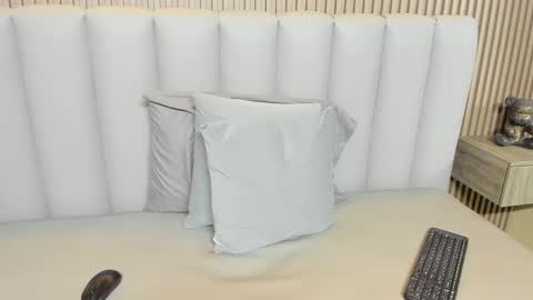 Amy Estrellita online show from 04-25-26, 01:41