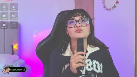 Snapshot of amy_lit chatting on 07-16-26, 10:05 Hello I am Allison Welcome to my room and let is have a good time together whith me online show from 07-16-26, 10:05