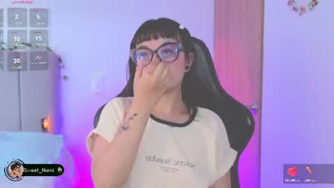 Snapshot of amy_lit chatting on 07-22-26, 08:00 Hello I am Allison Welcome to my room and let is have a good time together whith me online show from 07-22-26, 08:00