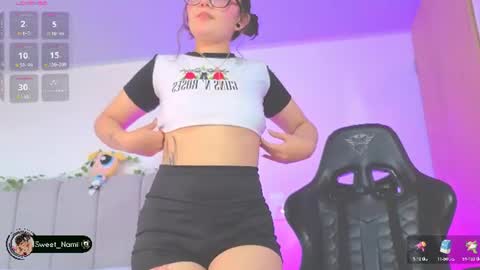 Snapshot of amy_lit chatting on 07-23-26, 09:57 Hello I am Allison Welcome to my room and let is have a good time together whith me online show from 07-23-26, 09:57