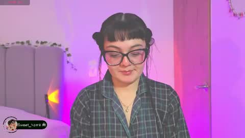 Snapshot of amy_lit chatting on 08-05-26, 11:28 Hello I am Allison Welcome to my room and let is have a good time together whith me online show from 08-05-26, 11:28