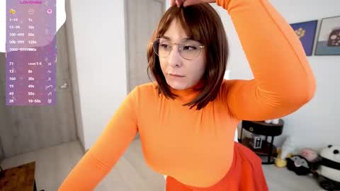 Snapshot of amy_ross1 chatting on 10-31-25, 02:40 Daniela M online show from 10-31-25, 02:40