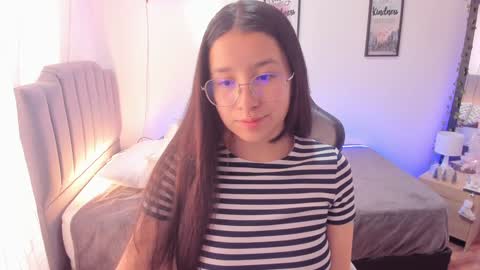 Snapshot of amy_sophiaa chatting on 12-27-24, 02:01 Amy sophia 3 online show from 12-27-24, 02:01