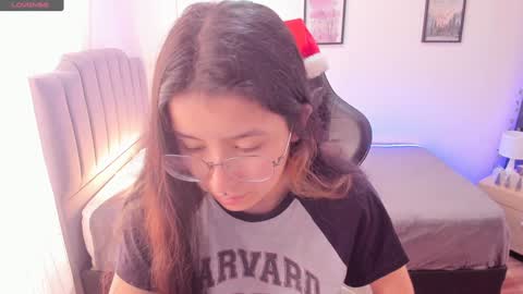 Snapshot of amy_sophiaa chatting on 12-28-24, 03:15 Amy sophia 3 online show from 12-28-24, 03:15