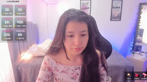 Snapshot of amy_sophiaa chatting on 01-27-25, 01:19 Amy sophia 3 online show from 01-27-25, 01:19