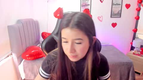 Snapshot of amy_sophiaa chatting on 02-15-25, 06:01 Amy sophia 3 online show from 02-15-25, 06:01