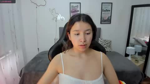 Snapshot of amy_sophiaa chatting on 09-22-25, 12:18 Amy sophia 3 online show from 09-22-25, 12:18
