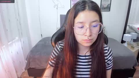 Snapshot of amy_sophiaa chatting on 09-23-25, 11:57 Amy sophia 3 online show from 09-23-25, 11:57