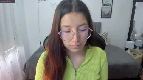 Snapshot of amy_sophiaa chatting on 10-06-25, 12:57 Amy sophia 3 online show from 10-06-25, 12:57