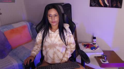 Snapshot of amy_stiward chatting on 12-06-24, 02:24 Mia Cristancho online show from 12-06-24, 02:24